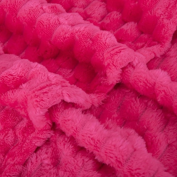 Pink Blanket NWT - Picture 3 of 4